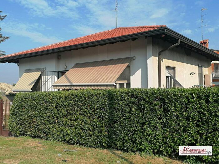 Casa quadrilocale in vendita in Via Enrico Fermi, Ravello Villastanza Villapia, Parabiago