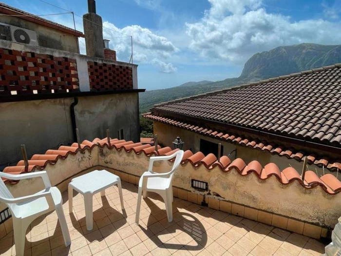 Casa trilocale in vendita in Via Rupe Tarpea, Centro, Roccagloriosa