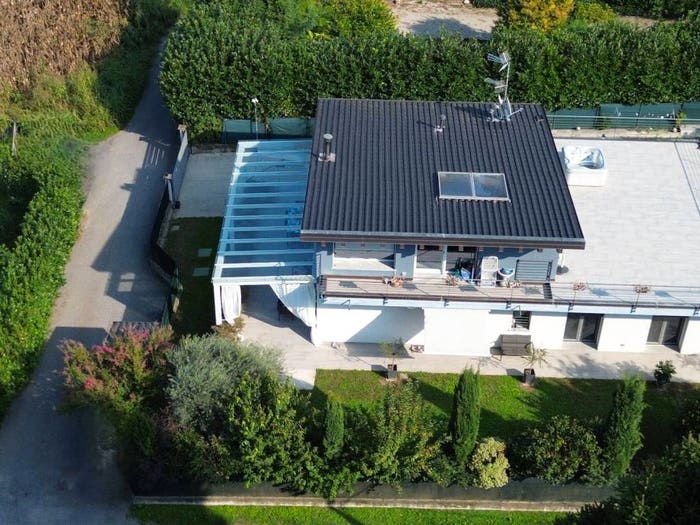 Casa con 6 locali in vendita in Via per Barza, Barzola, Angera