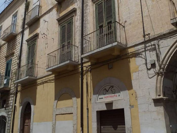 Appartamento con 6 locali in vendita in Via Arpi, Centro Storico, Foggia