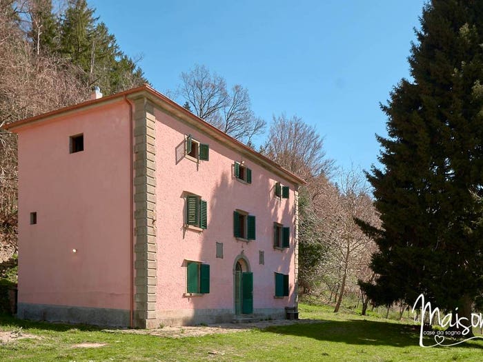 Casa con 6 locali in vendita in Via della Cascina, Montale