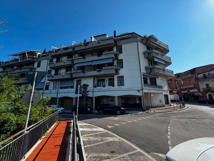 Appartamento quadrilocale in vendita in Via Giro degli Uliveti, Centro, Ortona
