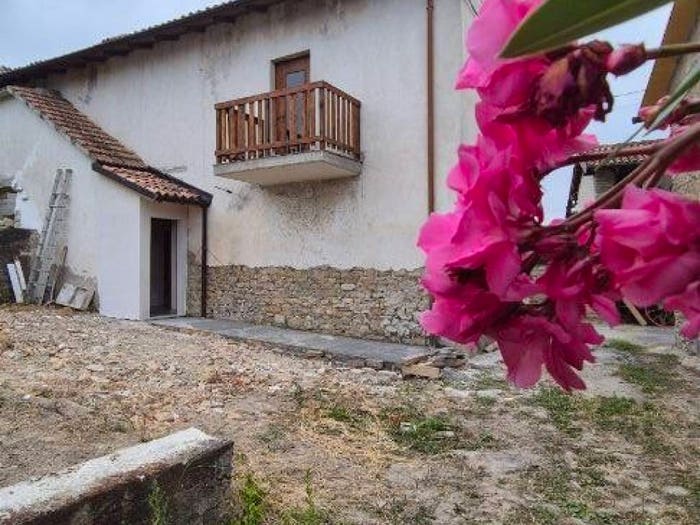 Casa quadrilocale in vendita in Frazione Arpesina, Borgo Priolo