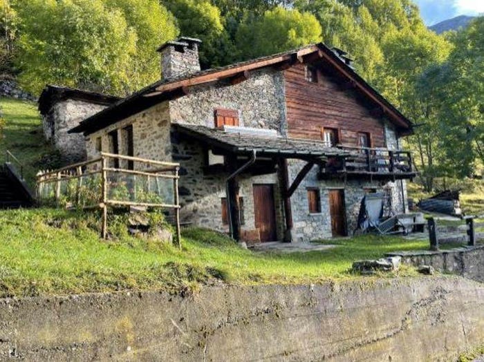 Casa bilocale in vendita in Località Giuel, Centro, Grosio