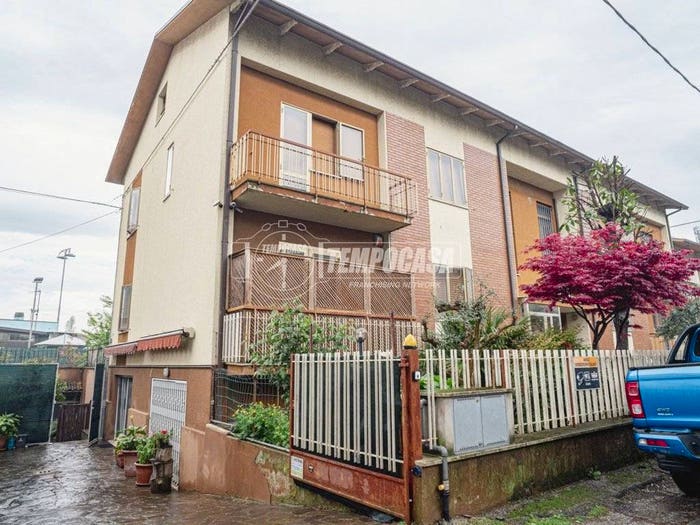 Appartamento quadrilocale in vendita in Via Ciro Menotti, Vallato San Lazzaro, Fano