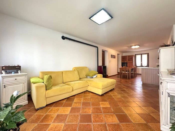 Casa quadrilocale in vendita in Via Divisione Julia, Centro, Gambellara