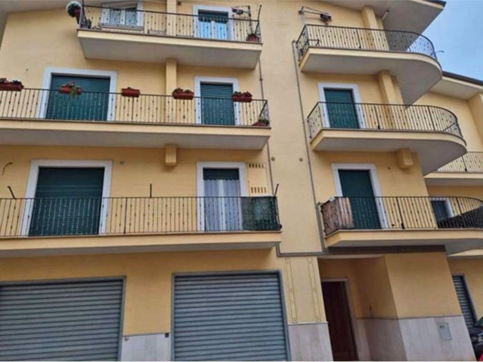 Appartamento con 6 locali in vendita in Via giro esterno C, Centro, Cagnano Varano