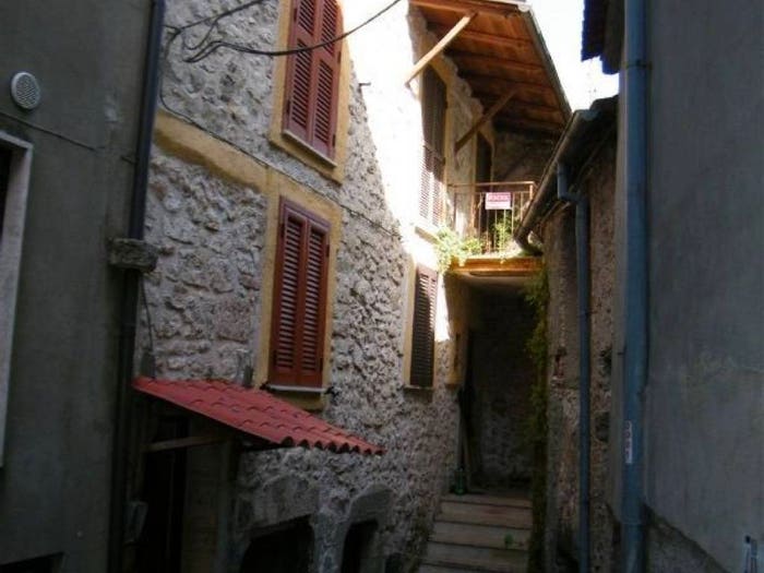 Casa con 5 locali in vendita in Via Vittorio Emanuele, Centro, Vico nel Lazio