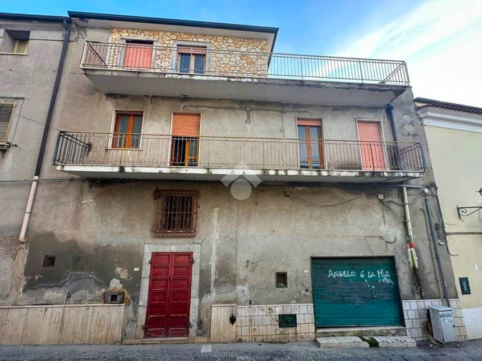 Appartamento quadrilocale in vendita in Via duca degli abruzzi, Mondragone