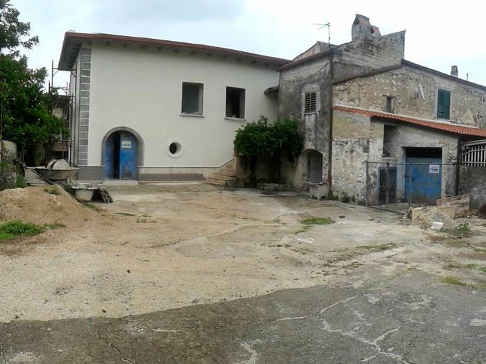 Casa con 6 locali in vendita in Via Greci, Centro, Vairano Patenora