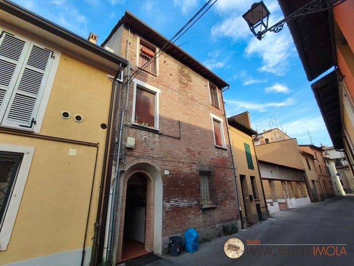 Appartamento trilocale in vendita in Fondazza, Centro Storico, Imola