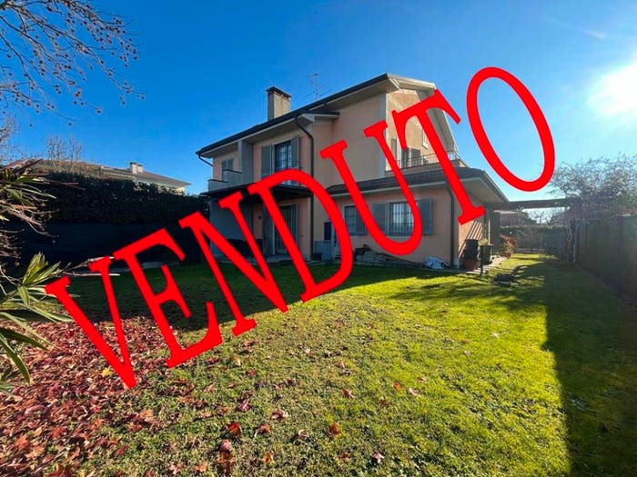 Casa quadrilocale in vendita in Strada Provinciale AbbiategrassoOzzeroGudo Visconti, Abbiategrasso