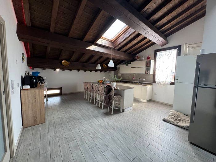 Casa con 5 locali in vendita in Piazza della Repubblica, Centro, Concordia sulla Secchia