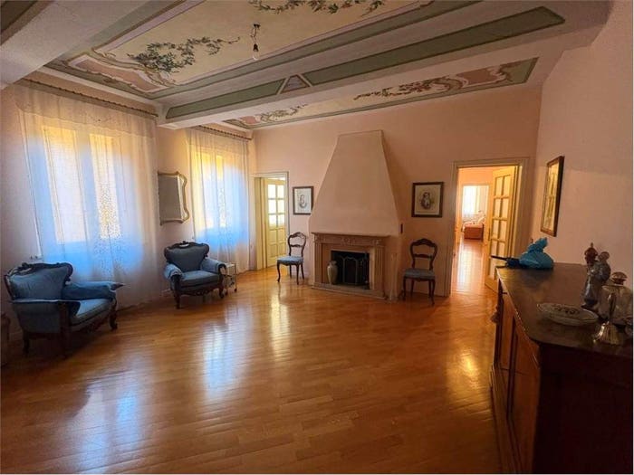 Appartamento quadrilocale in vendita in Centro Storico, Modena