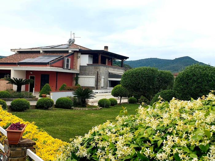 Casa con 6 locali in vendita in Via Raffaele Caruccio, Agropoli