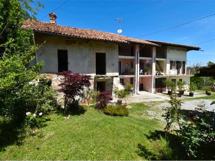 Casa con 6 locali in vendita in via Alba Monforte, Centro, Castiglione Falletto
