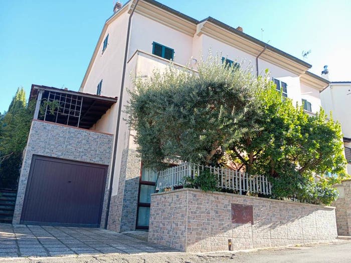 Casa con 6 locali in vendita in Centro, Foiano della Chiana