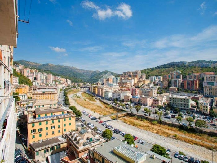 Appartamento con 5 locali in vendita in Via Montaldo, Staglieno, Genova