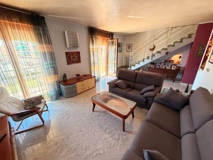 Appartamento con 6 locali in vendita in Via Gioacchino Rossini, Nichelino