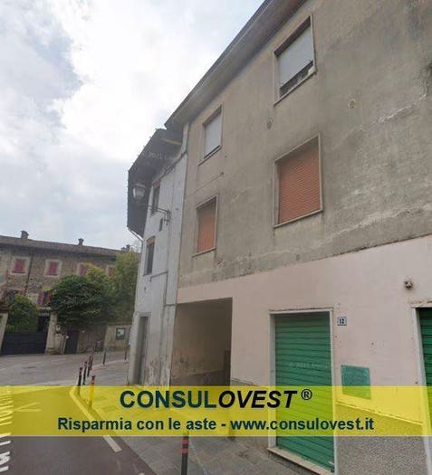 Casa bilocale in vendita in Via Novembre, Centro, Brembate