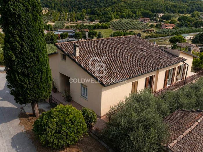 Casa con 6 locali in vendita in Giano, Giano dell'Umbria