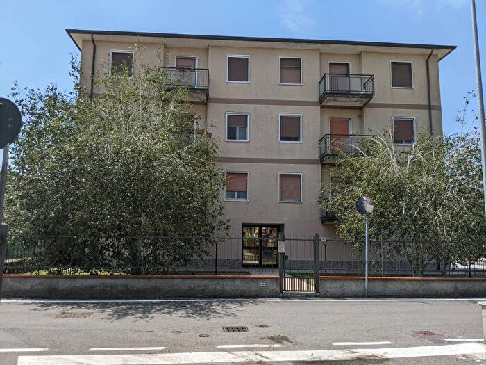Appartamento trilocale in vendita in Via Giuseppe Verdi, Centro, Massalengo
