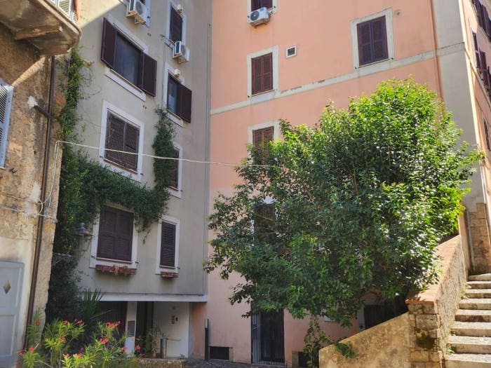 Appartamento quadrilocale in vendita in Via Raffaele Ambrosetti, Centro, Anagni