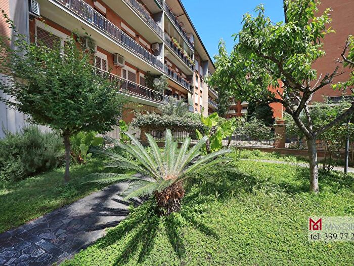 Appartamento con 5 locali in vendita in Via Siria, Appio Latino, Roma