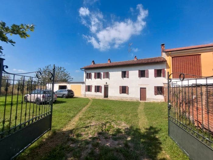 Casa con 6 locali in vendita in Strada Garavalde, Mirabello Monferrato