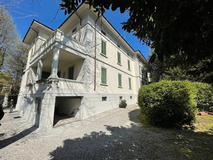 Casa con 6 locali in vendita in Via Linati, Centro Storico, Parma