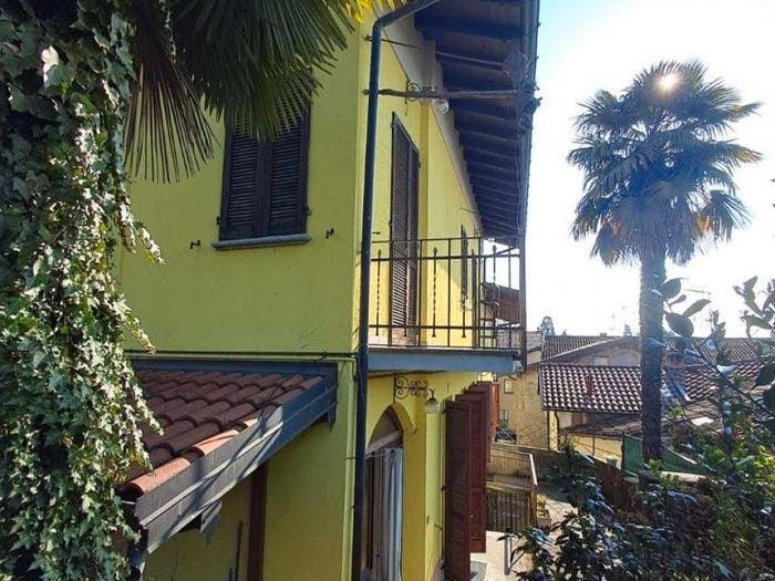 Casa con 6 locali in vendita in Via Luigi Cadorna, Centro, Monvalle