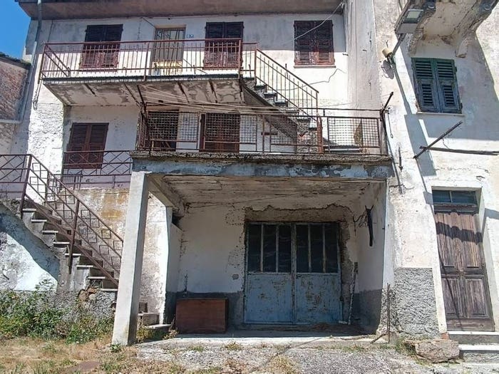 Casa quadrilocale in vendita in Strada Comunale FubbianoVergagni, Mongiardino Ligure