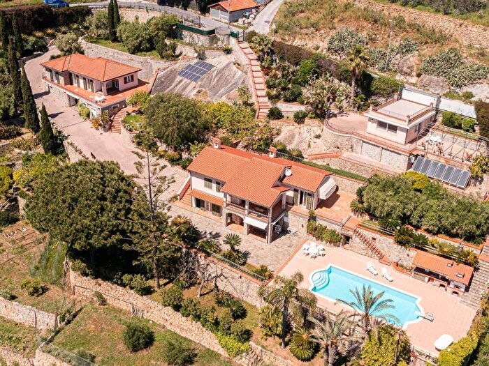 Casa con 6 locali in vendita in Via Cornice dei Due Golfi, Arziglia Madonna della Ruota, Bordighera