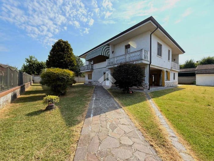 Casa con 5 locali in vendita in Via XXIV Maggio, Farfengo, Borgo San Giacomo
