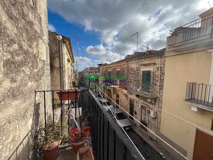 Casa con 6 locali in vendita in Modica Alta, Modica