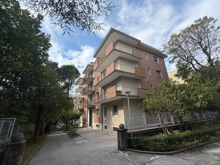 Appartamento quadrilocale in affitto in San Vito Campi Elisi, Trieste