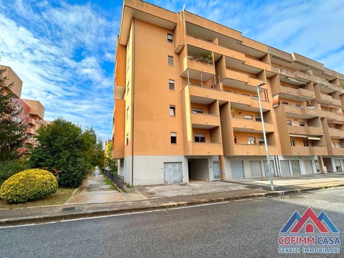 Appartamento quadrilocale in vendita in Via Carnello, Centro, Isola del Liri