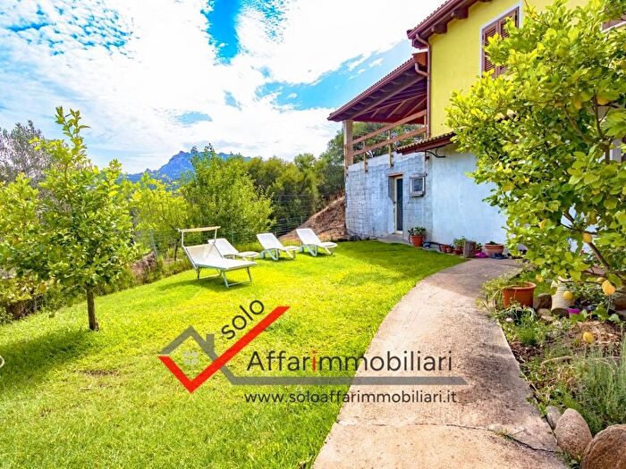 Casa con 6 locali in vendita in Via Stazzi San Giovanni, San Giovanni Sole Ruiu, Olbia