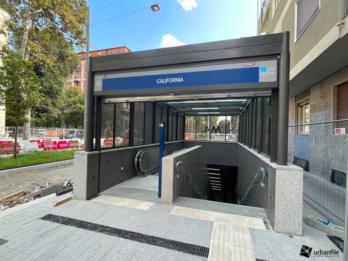 Appartamento con 6 locali in vendita in Via California, Dezza, Milano