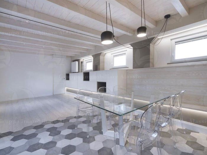 Appartamento quadrilocale in vendita in Viale Gibb, Muretto di Alassio Stazione Corso Marconi, Alassio
