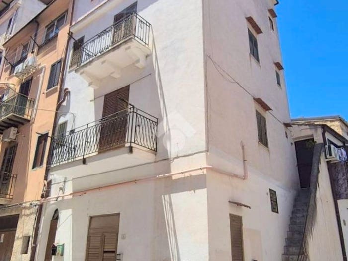 Casa con 5 locali in vendita in Via vespri, Centro, Altofonte
