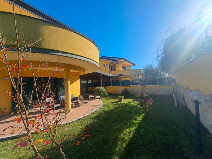 Casa con 5 locali in vendita in Strada Regionale Casilina, Torrice