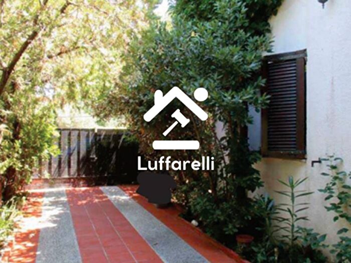 Casa con 6 locali in vendita in Via degli Ulivi, Viale Aldo Moro Ospedale Vecchio, Olbia