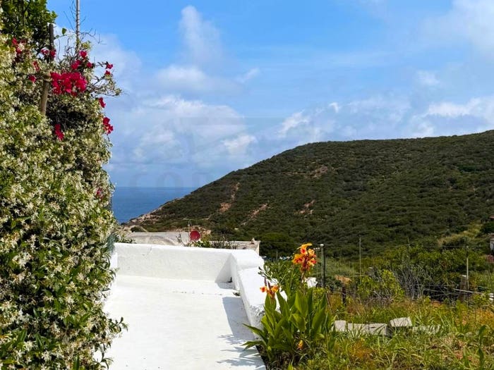 Casa quadrilocale in vendita in Via Provinciale per le Forna, Centro, Ponza