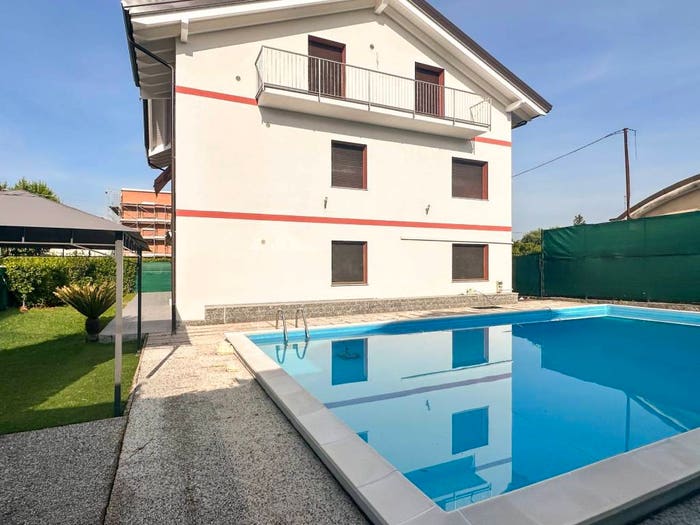 Appartamento con 5 locali in vendita in Via Luigi Morelli, Varano Borghi