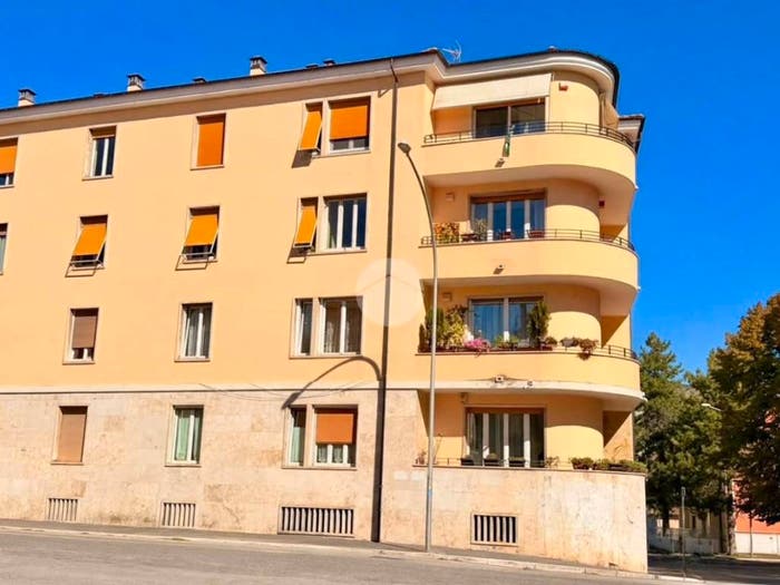 Appartamento trilocale in vendita in Viale duca degli abruzzi, Santa Barbara San Sisto, L'Aquila