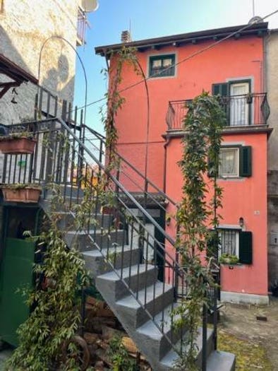 Casa quadrilocale in vendita in Via Parravicini, Centro, Buglio in Monte