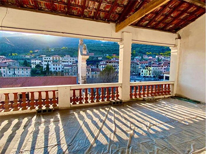Appartamento con 6 locali in vendita in piazza padre mauro, Dolceacqua