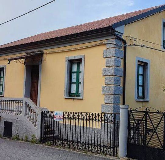 Casa con 6 locali in vendita in Giuseppe Mazzini, Centro, San Sostene