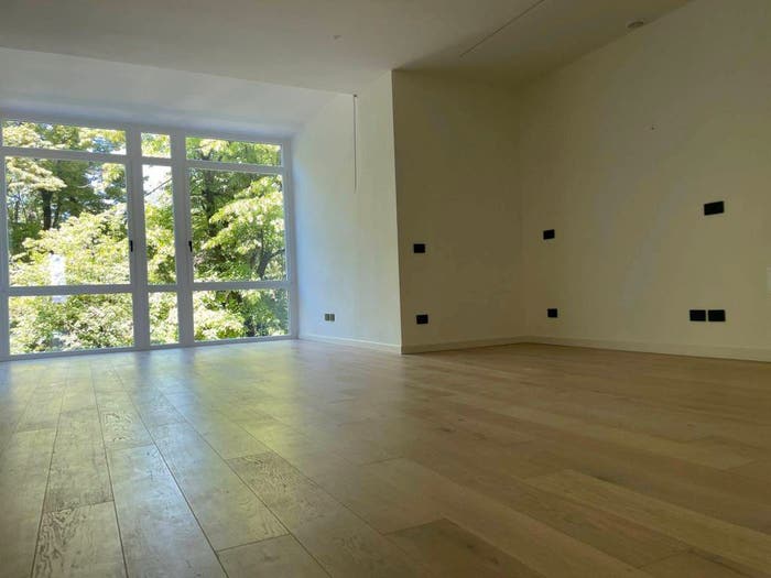 Appartamento quadrilocale in vendita in Viale Lodovico Antonio Muratori, Viali, Modena